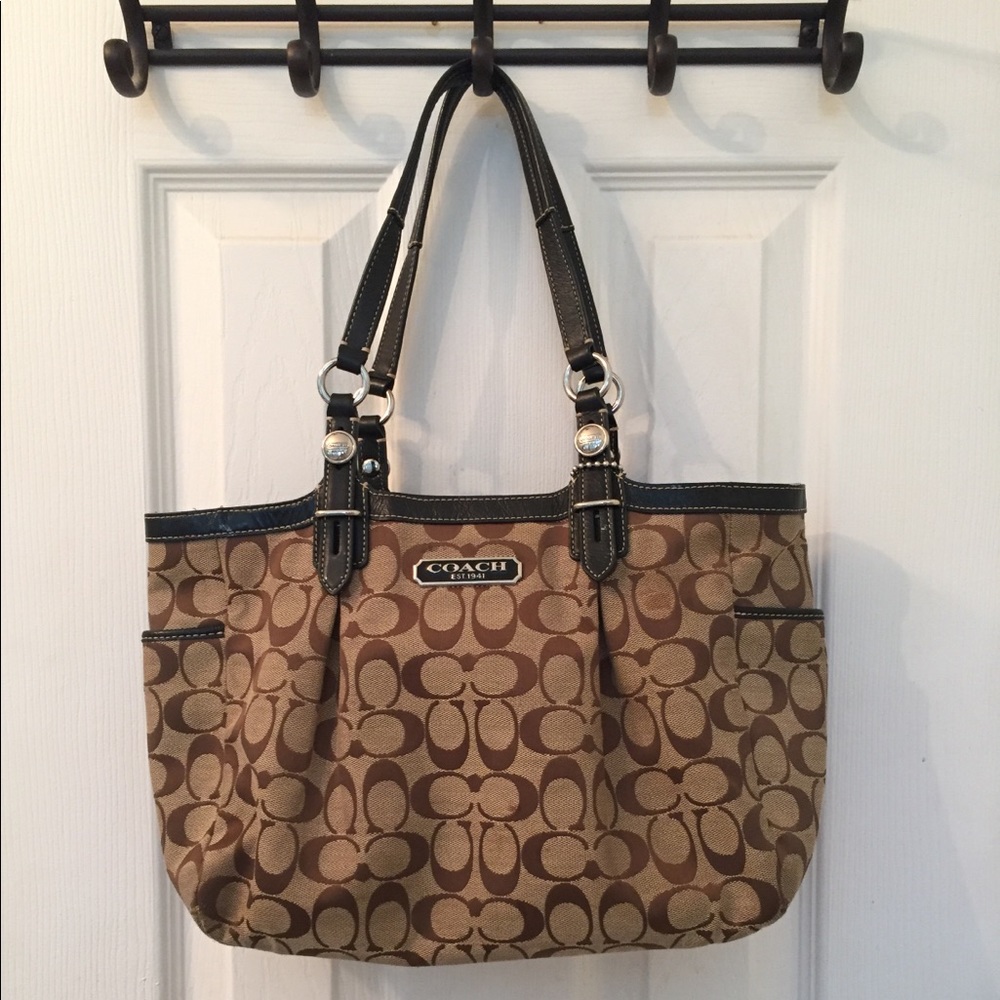 Authentic Coach Purse! Make an offer